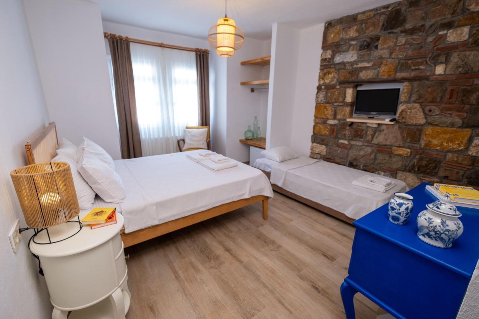 Posthane Hotel Bozcaada Exteriör bild